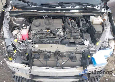 2021 Toyota Sienna Le z USA, uszkodzony, nr VIN 5TDKRKEC6MS022553